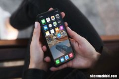 适合iPhone和iPad YouTube在移动设备上使用画中画