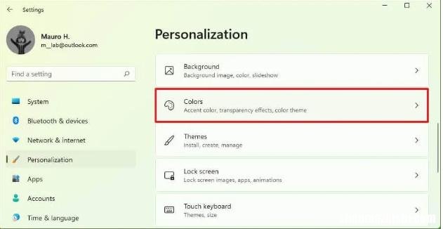 如何在Windows11上更改开始菜单和任务栏颜色