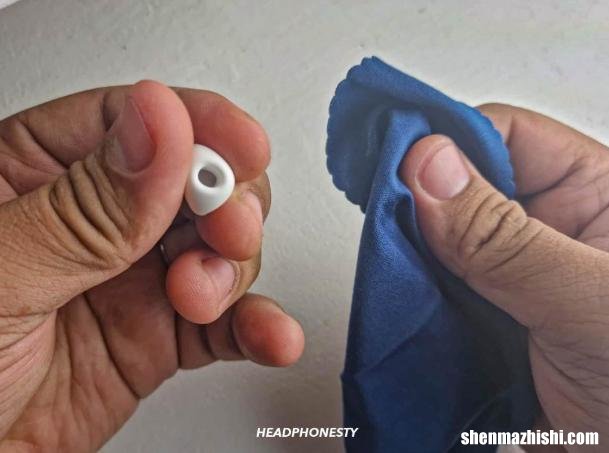 可以用消毒液清洗AirPods吗？苹果耳塞清洁技巧