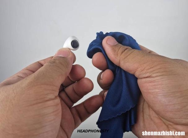 可以用消毒液清洗AirPods吗？苹果耳塞清洁技巧