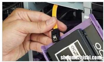 SSD固态硬盘怎么接线，我可以连接多少个SATA硬盘