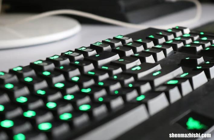 正确清洁雷蛇键盘的步骤 如何清洁Razer键盘的灰尘