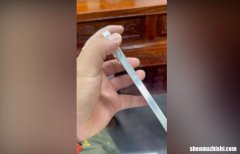 iPhone15 Pro模型让新按钮、USB-C等看起来“逼真”