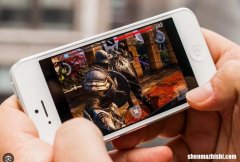 Iphone5和Droid Razr之间的区别，那个更好！