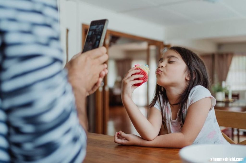 第一台相机是什么时候发明的？