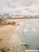 为什么云有很多种颜色？揭开天空的奥秘