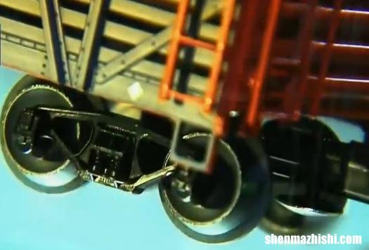 为什么火车轮更像圆锥体而不是普通的圆形？