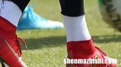 c罗的足球鞋叫什么牌子